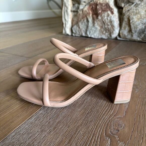 Dolce Vita Halsty Sandal in Carmel - Picture 6 of 9